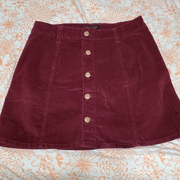 Celebrity Pink Dresses & Skirts - 💜3/$25💜 Maroon Corduroy Buttoned Skirt (NWOT)
